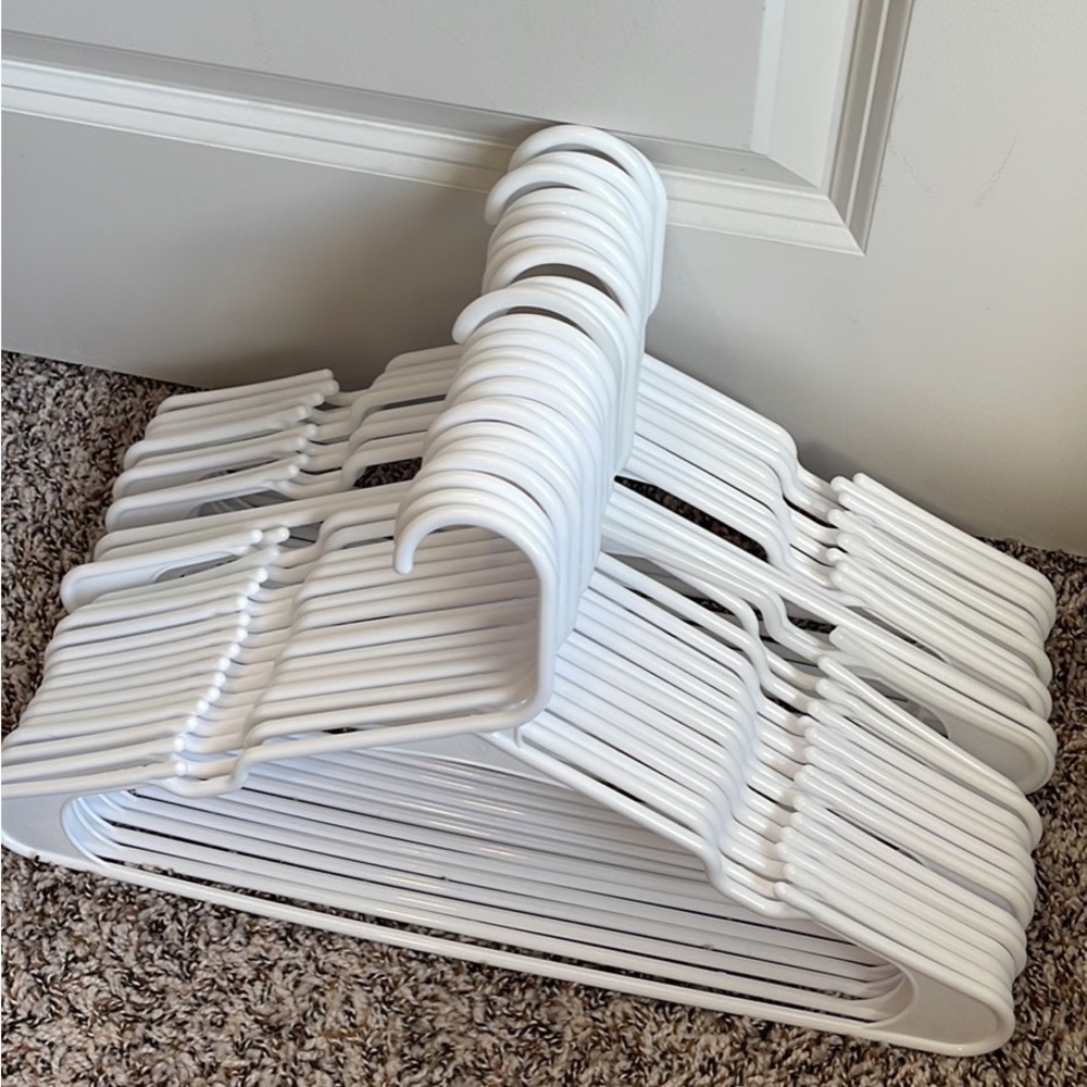 Hangers (26)